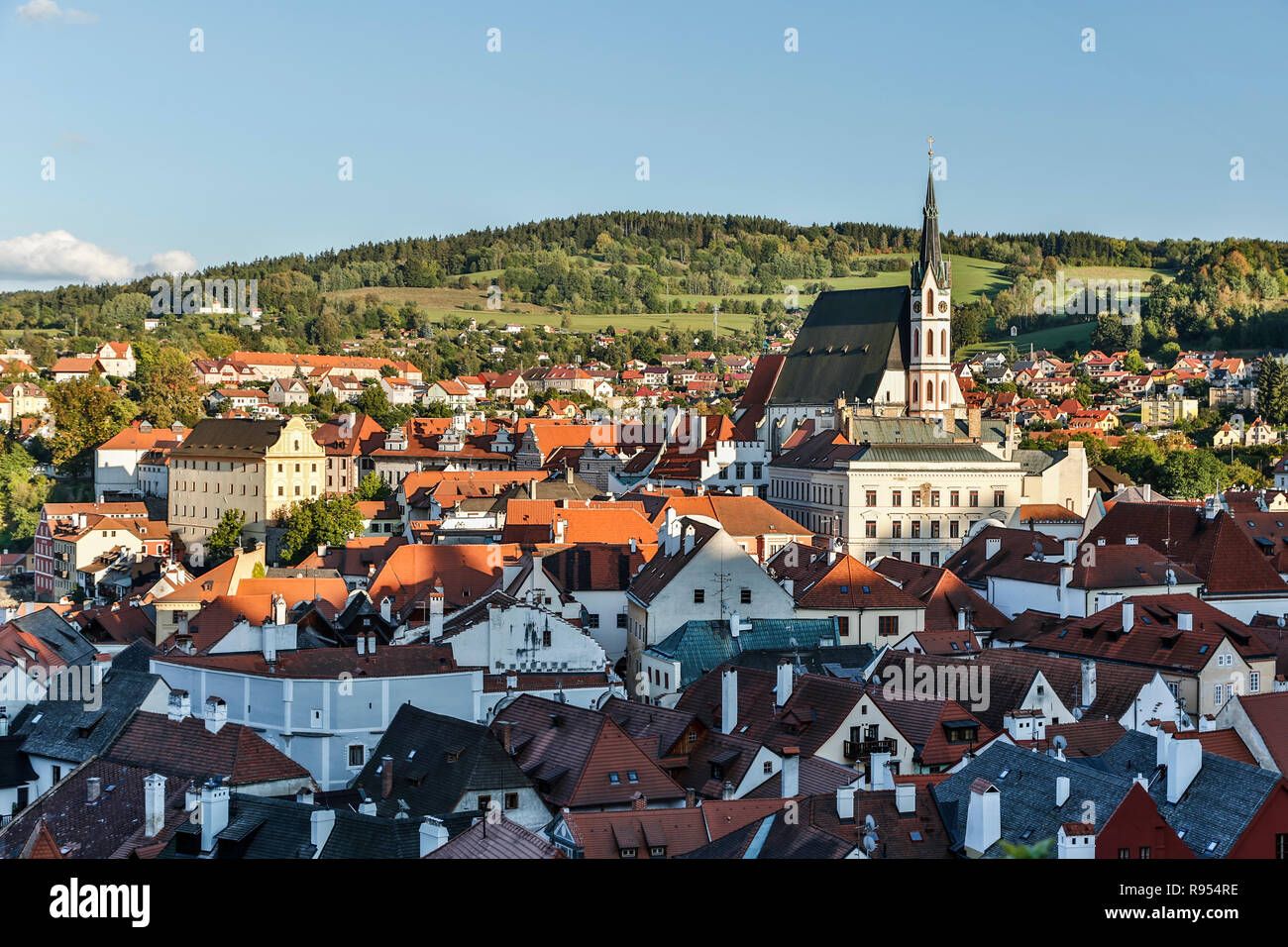 Church of St. Vitus and houses, Cesky Krumlov, Czech Republic Stock ...