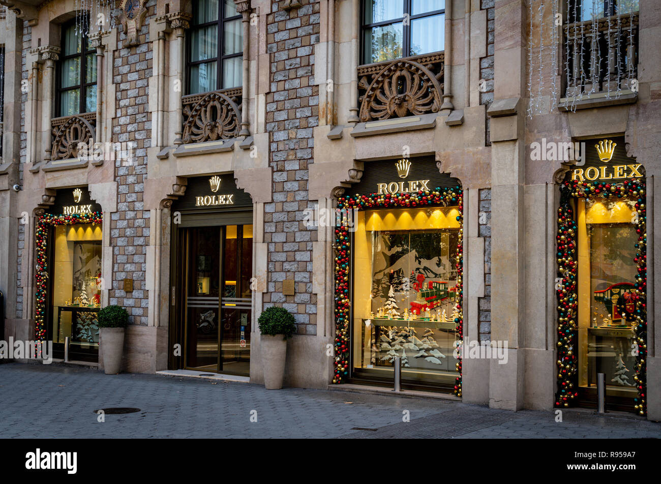 Barcelona, Spain. December 2018: official Rolex Boutique store in  Barcelona's luxury shopping street of Passeig de Gracia Stock Photo - Alamy