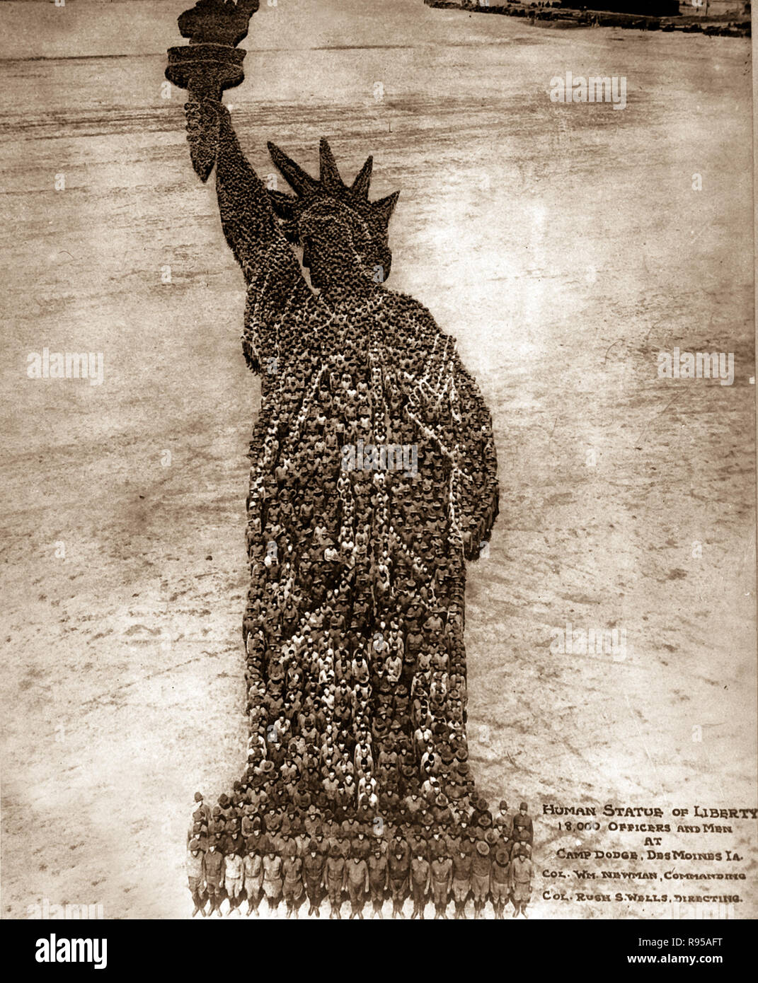 Human Statue of Liberty.  18,000 Officers and Men at Camp Dodge, Des Moines, Ia.  Col. Wm. Newman, Commanding. Col. Rush S. Wells, Directing. September 1918. Stock Photo
