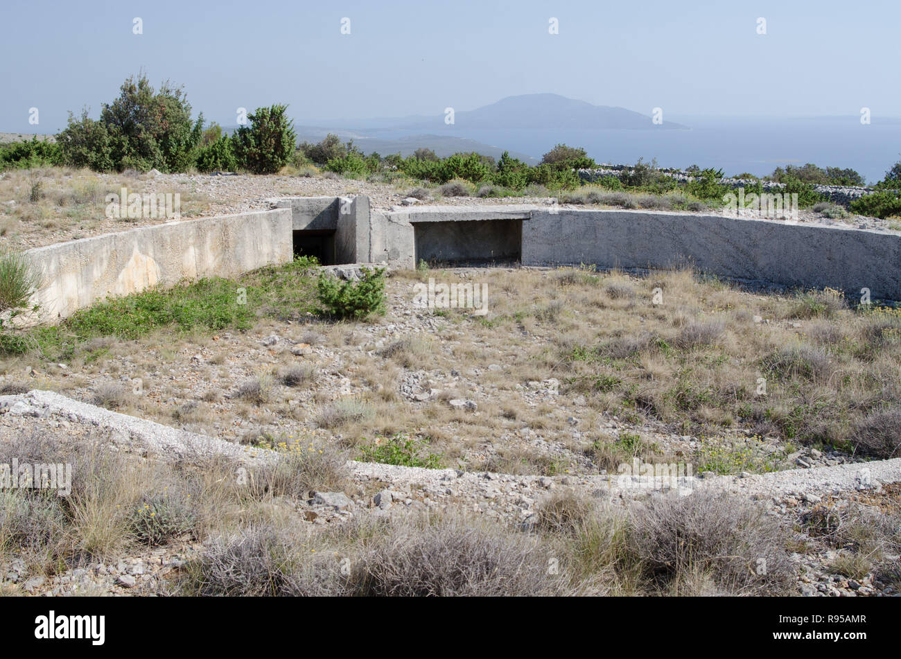 03.07.2012, Cres, Primorje-Gorski kotar, Croatia - Alte Bunkeranlage. Waehrend des zweiten Weltkriegs wurde die Insel von den deutschen besetzt. Aus d Stock Photo