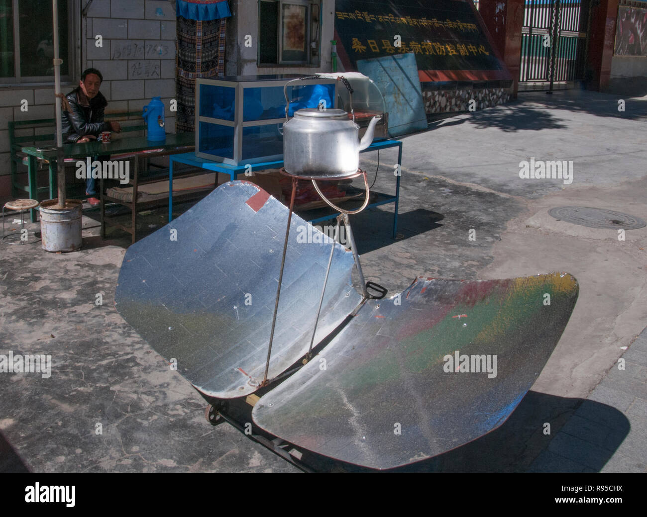Solar-powered hot water kettle in Sangri, Tibet, China Stock Photo