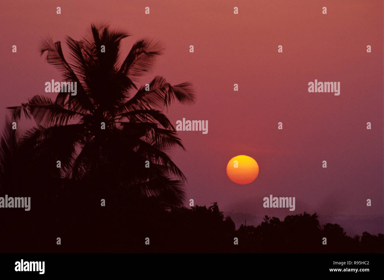 Sunrise, Aksa beach, Malad, Bombay, Mumbai, Maharashtra, India Stock Photo