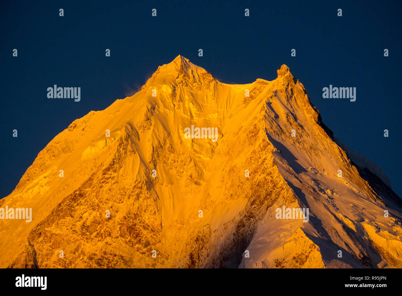 Manaslu (Manasulu ), the world's 8th highest mountain in the