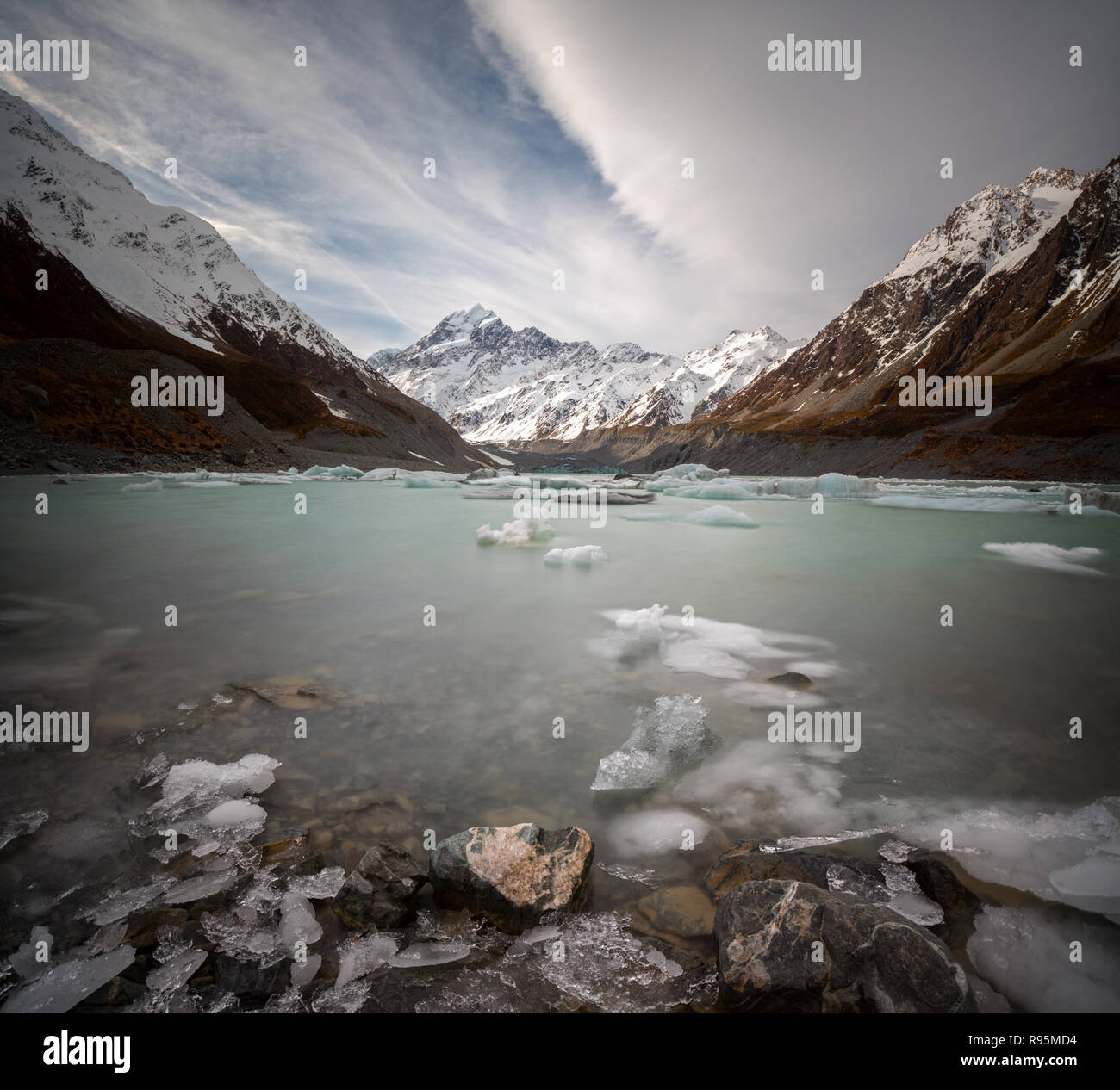 Glaciers of earth hi-res stock photography and images - Alamy