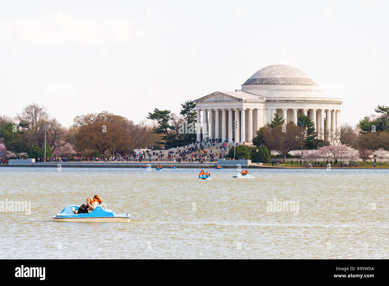 Tidal basin boat hires stock photography and images Alamy