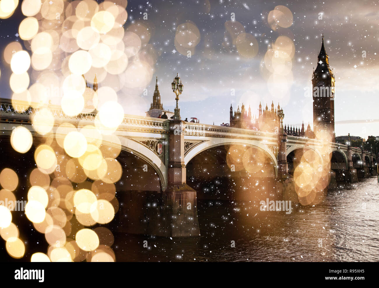 snowing in London, UK - winterholidays in the city Stock Photo - Alamy