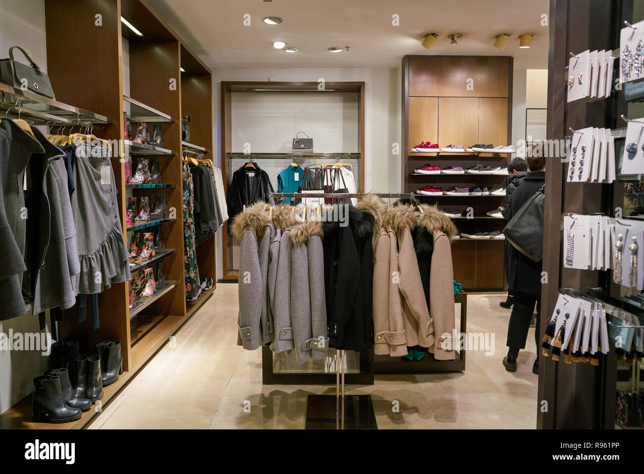 Zara shop inside hi-res stock photography and images - Alamy