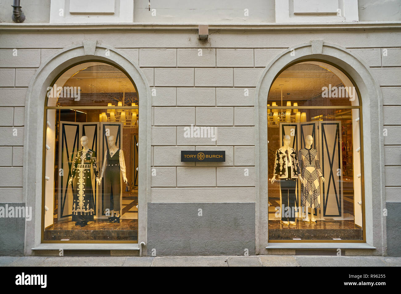 MILAN, ITALY - CIRCA NOVEMBER, 2017: display windows at Tory Burch store in  Milan. Tory Burch LLC is an American fashion label owned, operated and fou  Stock Photo - Alamy