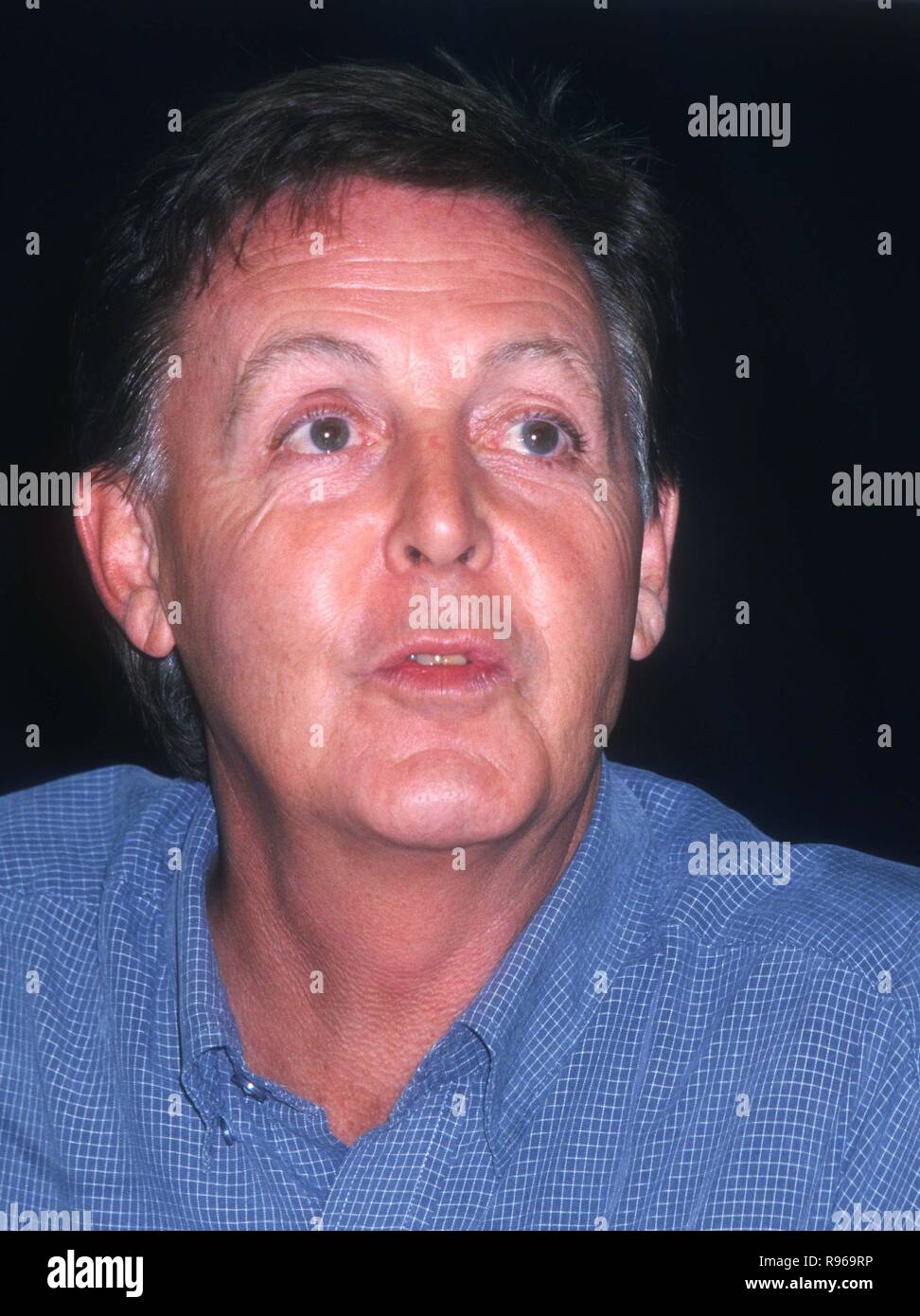 Paul McCartney 2001 Photo By John Barrett/PHOTOlink Stock Photo - Alamy