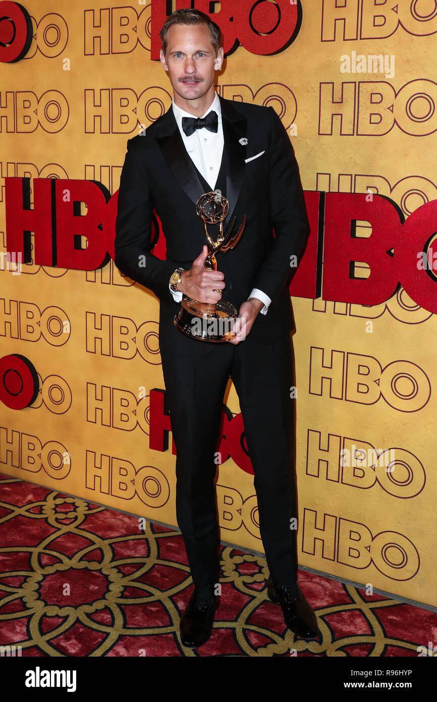 Alexander skarsgard _17 red carpet event hi-res stock photography and  images - Alamy, image size:866x1390