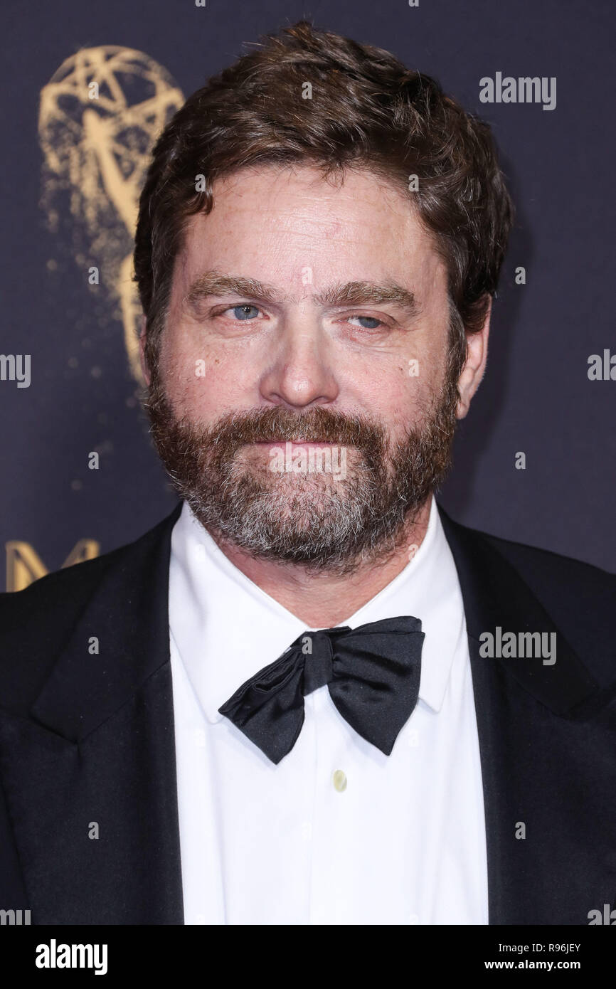 LOS ANGELES, CA, USA - SEPTEMBER 17: Zach Galifianakis arrives at the ...