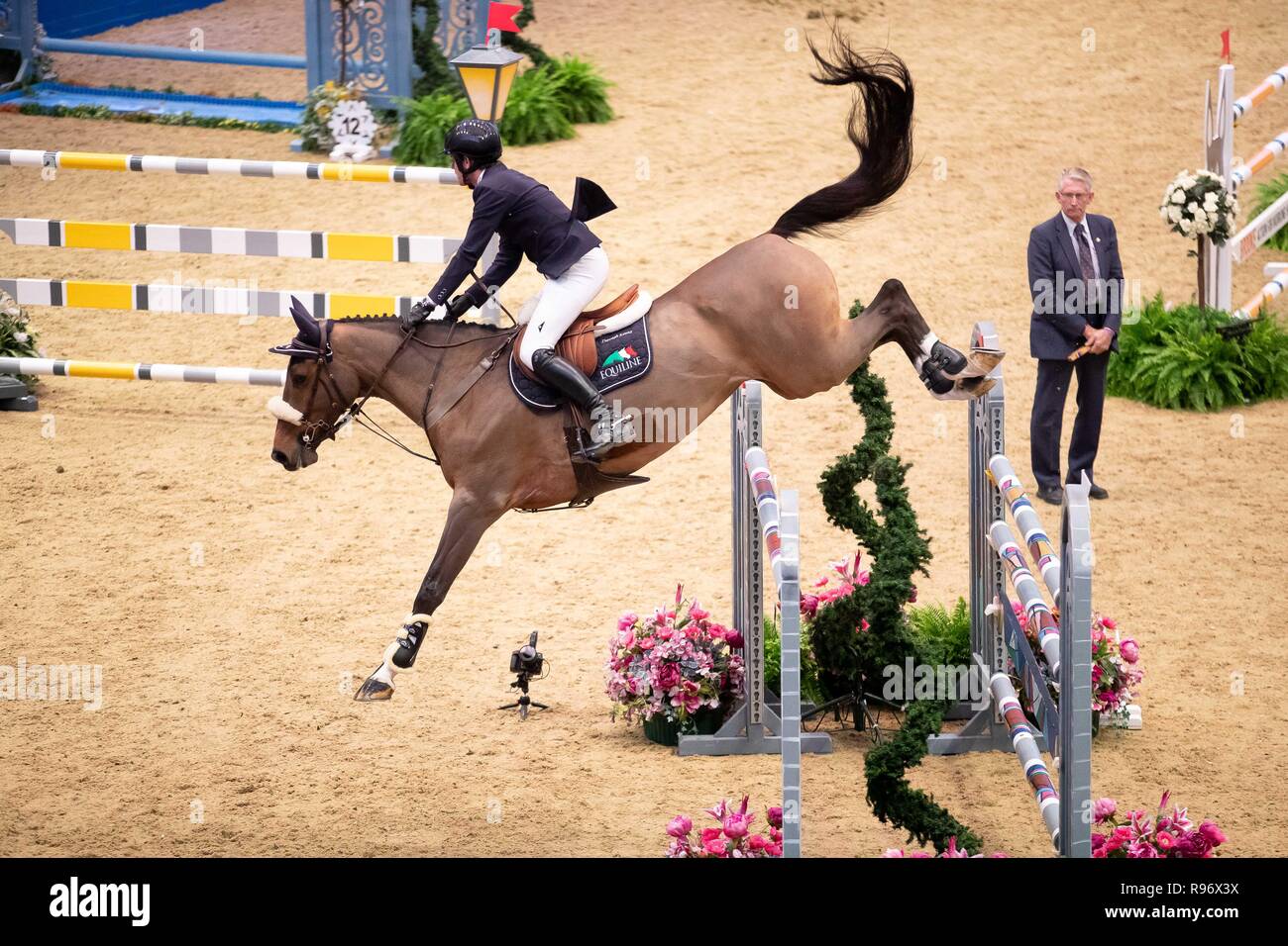 London, UK. 20th December, 2018. Winner. Darragh Kenny. IRL. Santa stakes. Showjumping. Olympia. The London International Horse Show. London. UK. . Credit: Sport In Pictures/Alamy Live News Stock Photo