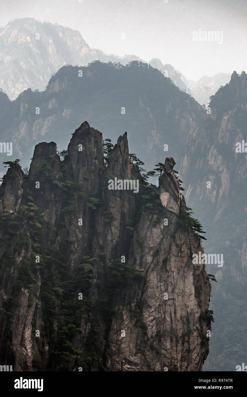 Huanshan National Park pollution haze, Anhui Province, China Stock Photo