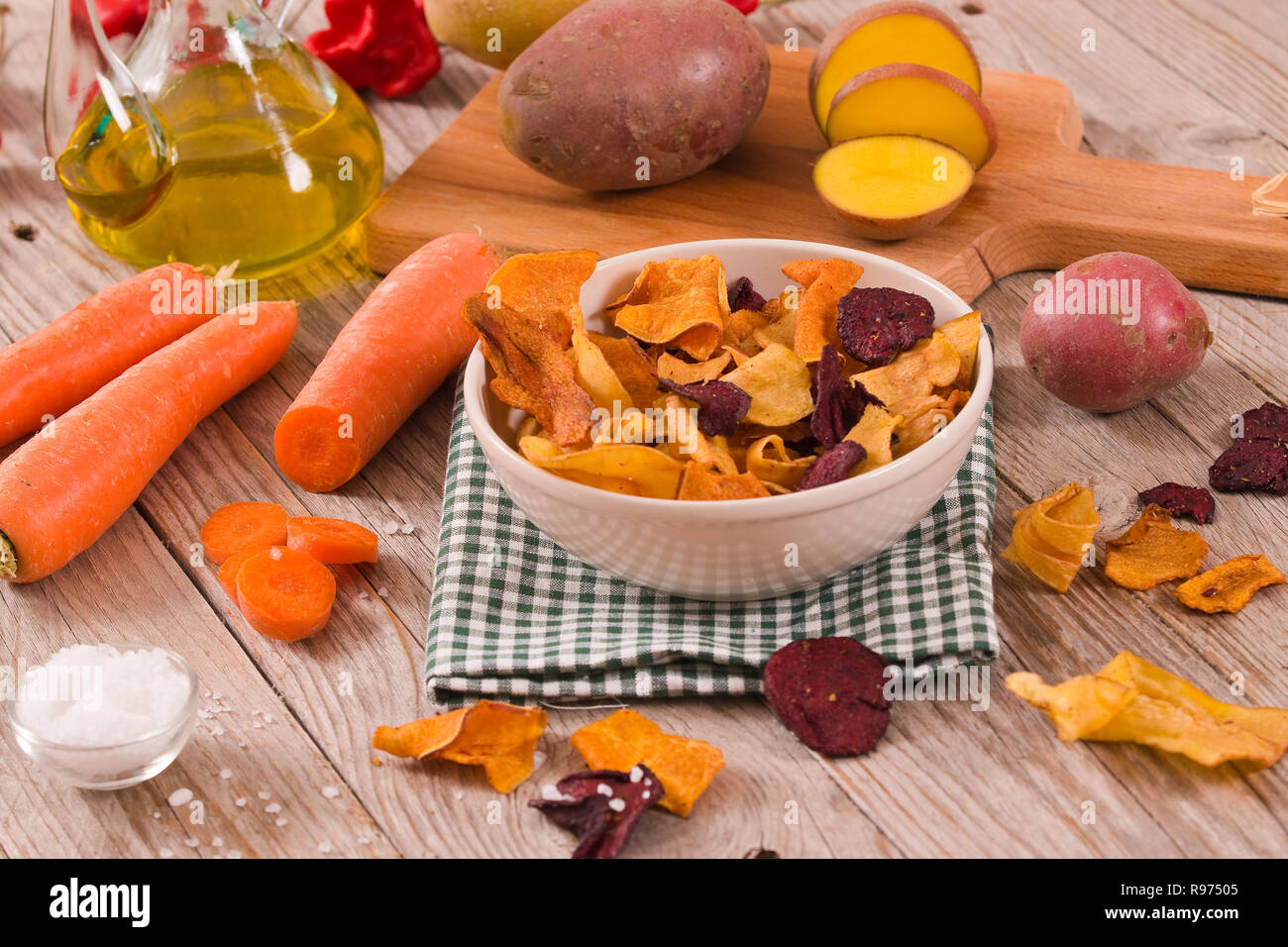 Mixed vegetable crisps Stock Photo Alamy