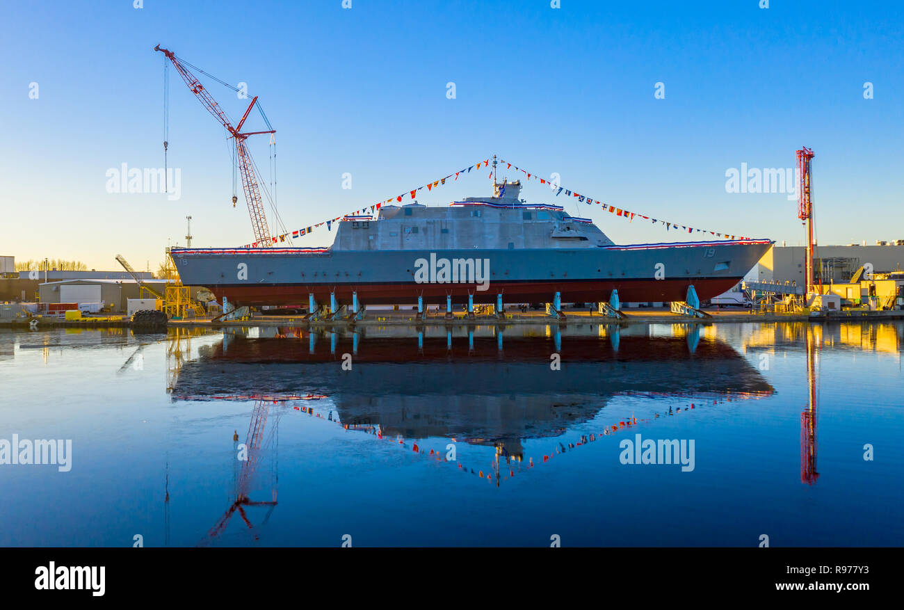 181215-N-N0101-114 MARINETTE, Wisc. (Dec. 15, 2018) The Navy prepares to christen the future littoral combat ship USS St. Louis (LCS 19), in Marinette, Wisconsin, Dec. 15, 2018. Once commissioned, LCS-19 will be the seventh ship to bear the name St. Louis. (U.S. Navy photo/Released) Stock Photo