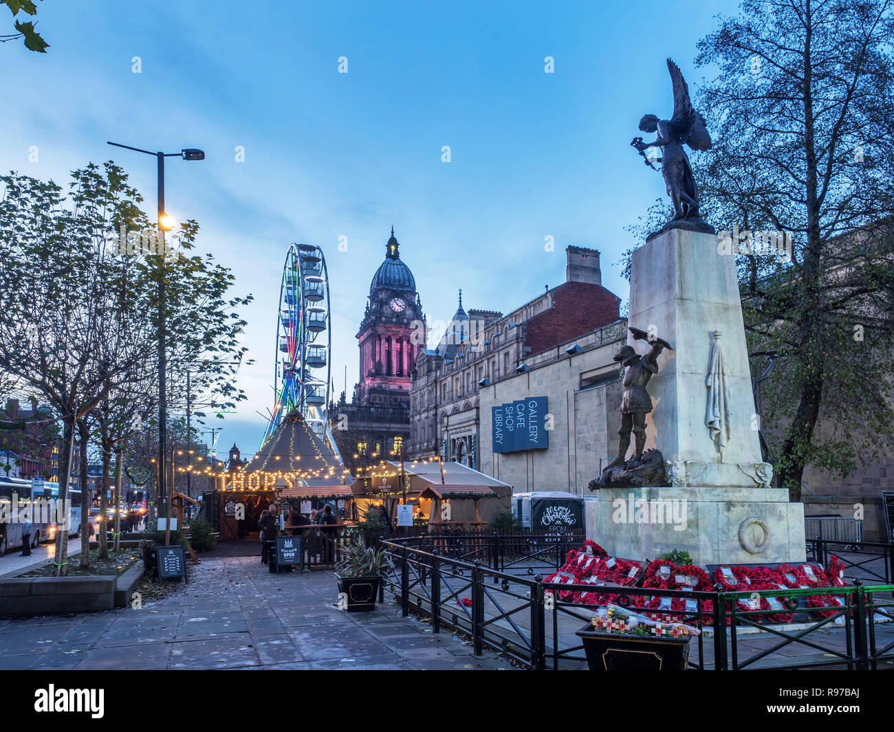 Ferris wheel leeds town hall hi-res stock photography and images - Alamy