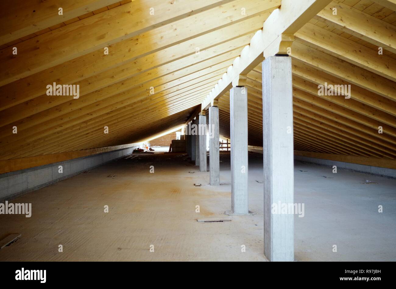 WOOD ARCHITECTURE BUILDING  NEAR MILAN LAMINATED TIMBER -  ROOF AND WOOD - COSTRUZIONE IN LEGNO LAMELLARE Stock Photo