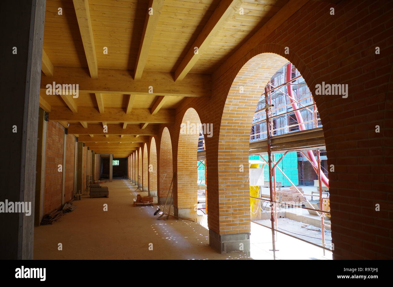 WOOD ARCHITECTURE BUILDING  NEAR MILAN LAMINATED TIMBER -  ROOF AND WOOD - COSTRUZIONE IN LEGNO LAMELLARE Stock Photo