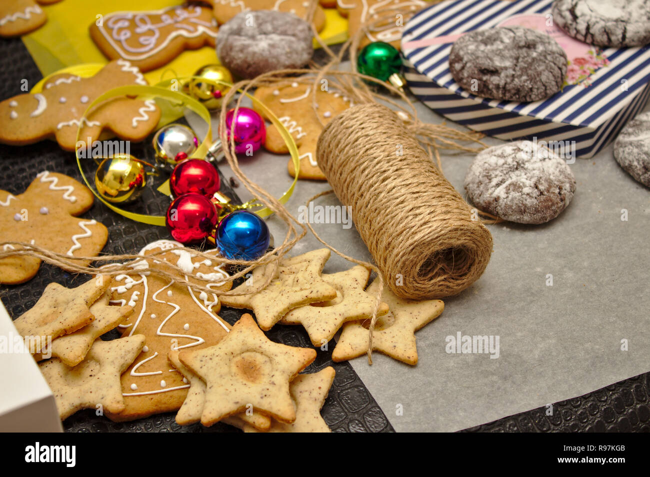 Christmas gingerbread packaging process Stock Photo - Alamy