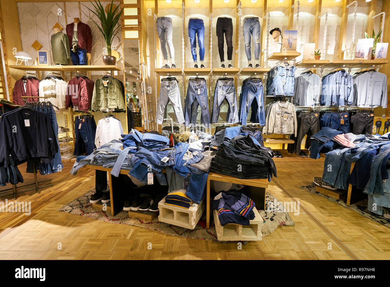 SAINT PETERSBURG, RUSSIA - CIRCA AUGUST, 2017: inside Pull&Bear store at  Galeria shopping center. Pull&Bear is a Spanish clothing and accessories  reta Stock Photo - Alamy