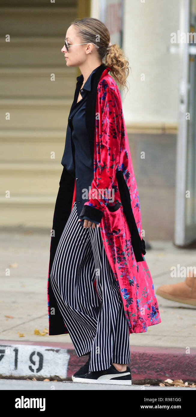 Nicole Richie out for lunch with a friend wearing a kimono robe Featuring: Nicole  Richie Where: Los Angeles, California, United States When: 19 Nov 2018  Credit: WENN.com Stock Photo - Alamy