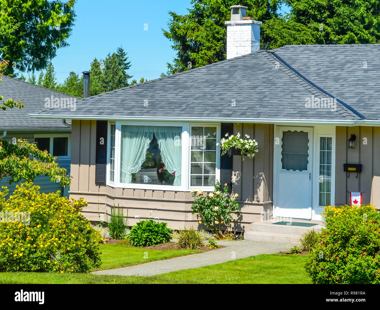 Nice family house on a sunny day in Vancouver, Canada Stock Photo - Alamy