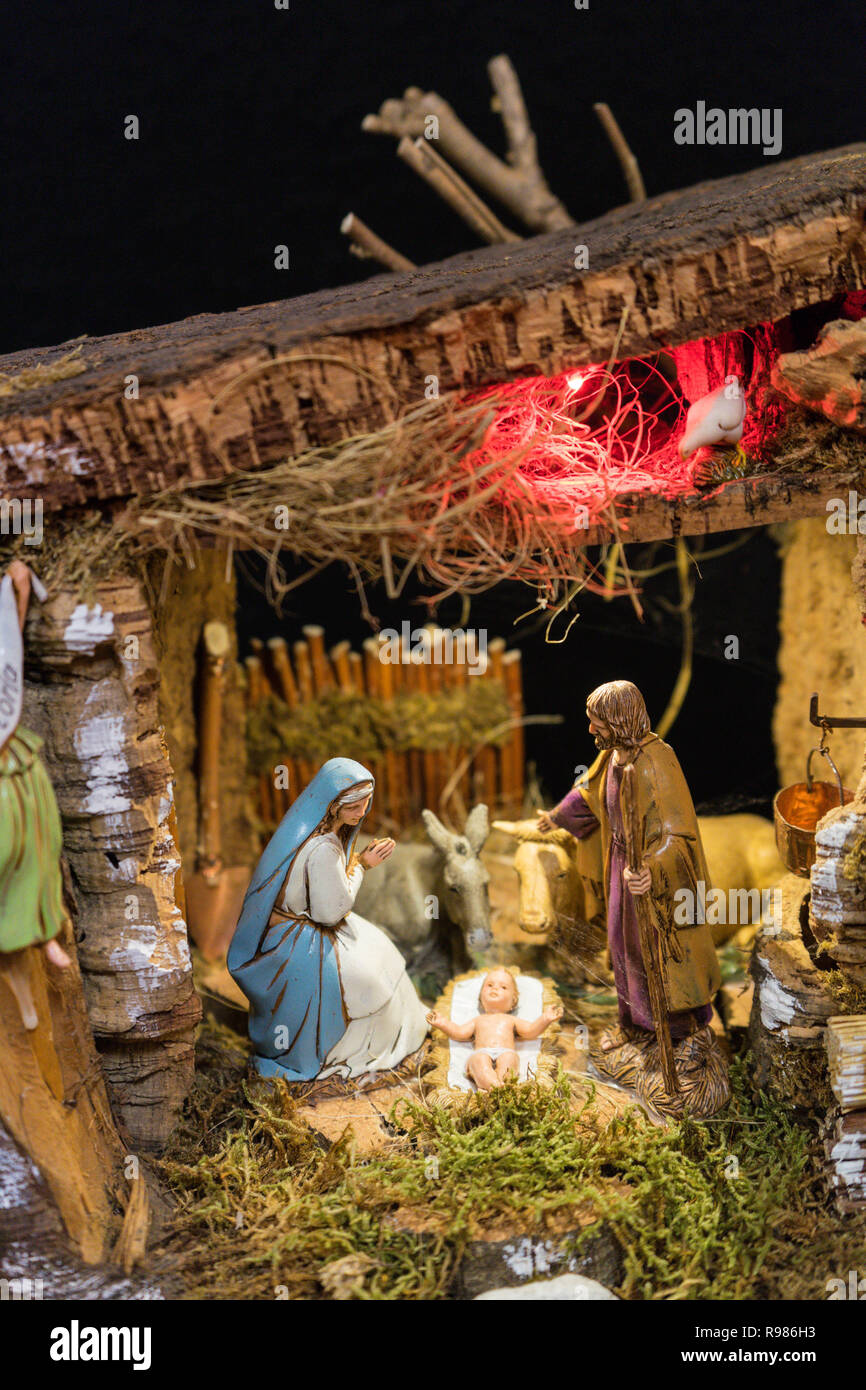 Statues of the nativity scene with baby Jesus Stock Photo Alamy