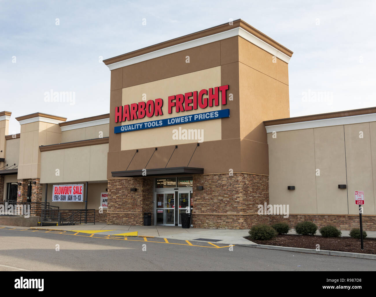 Hickory Nc Usa 12 19 18 A Local Harbor Freight Store Discount Retailer Of Tools And Equipment The Over 800 Store Chain Is Headquartered In Calab Stock Photo Alamy