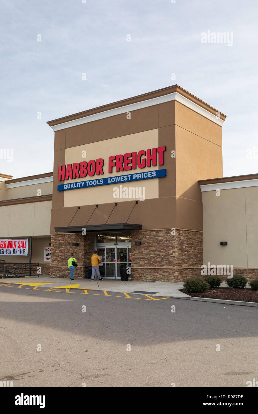 Harbor freight hi-res stock photography and images - Alamy
