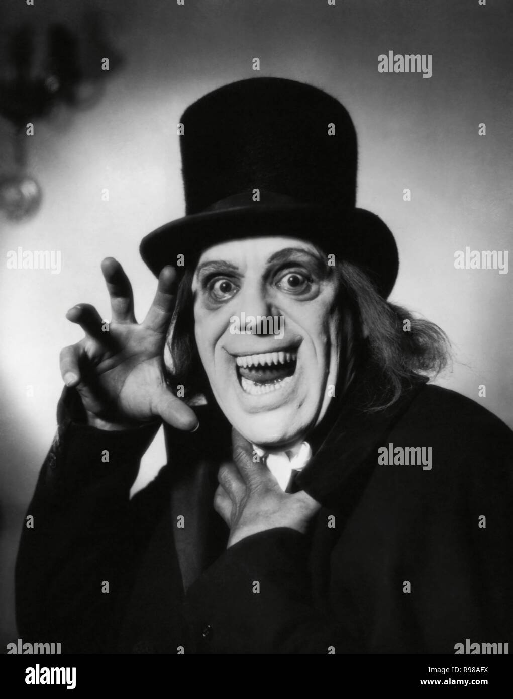 Original film title: LONDON AFTER MIDNIGHT. English title: LONDON AFTER ...