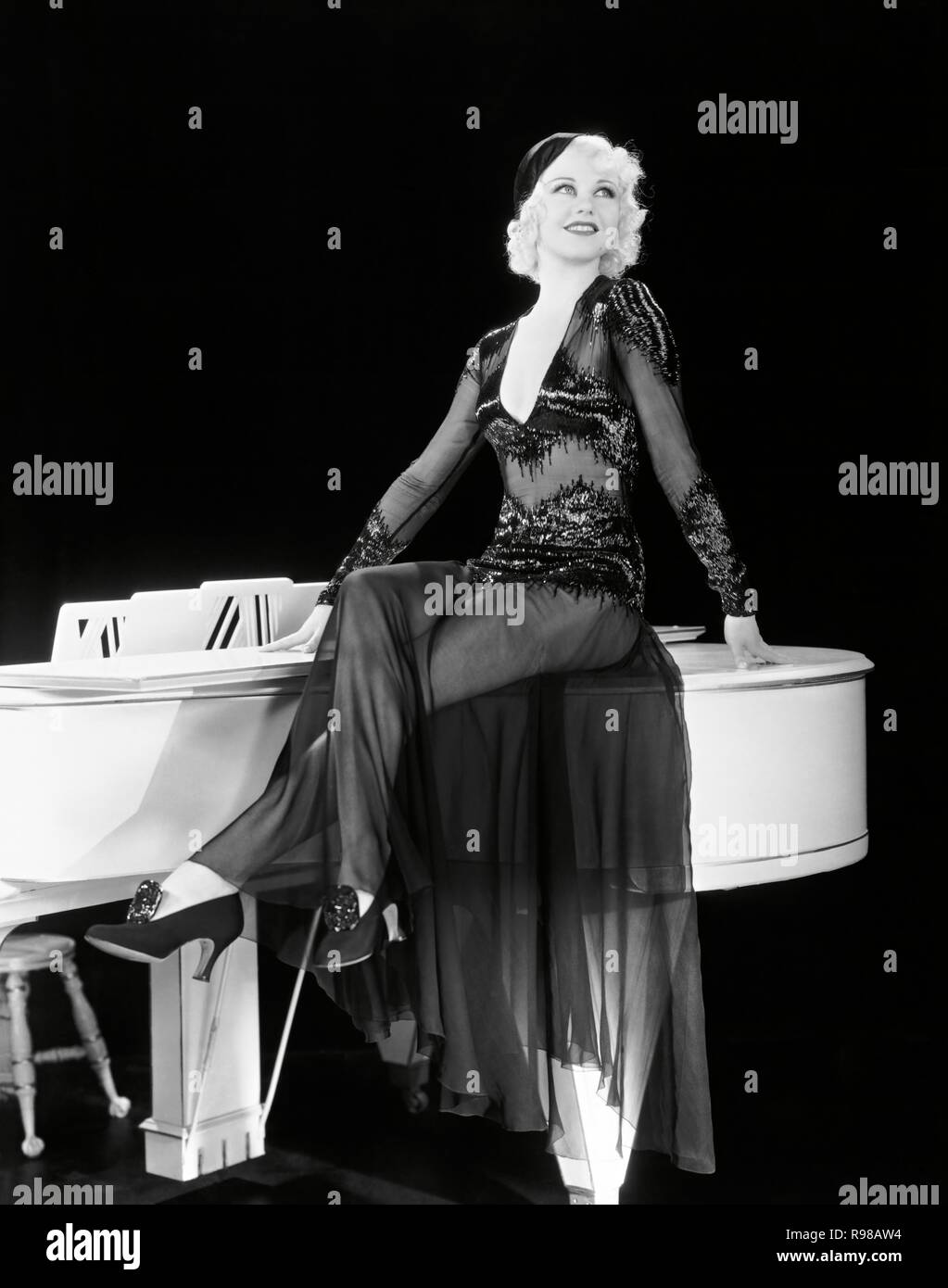 Original film title: GOLD DIGGERS OF 1933. English title: GOLD DIGGERS OF 1933. Year: 1933. Director: MERVYN LEROY. Stars: GINGER ROGERS. Credit: WARNER BROTHERS / Album Stock Photo