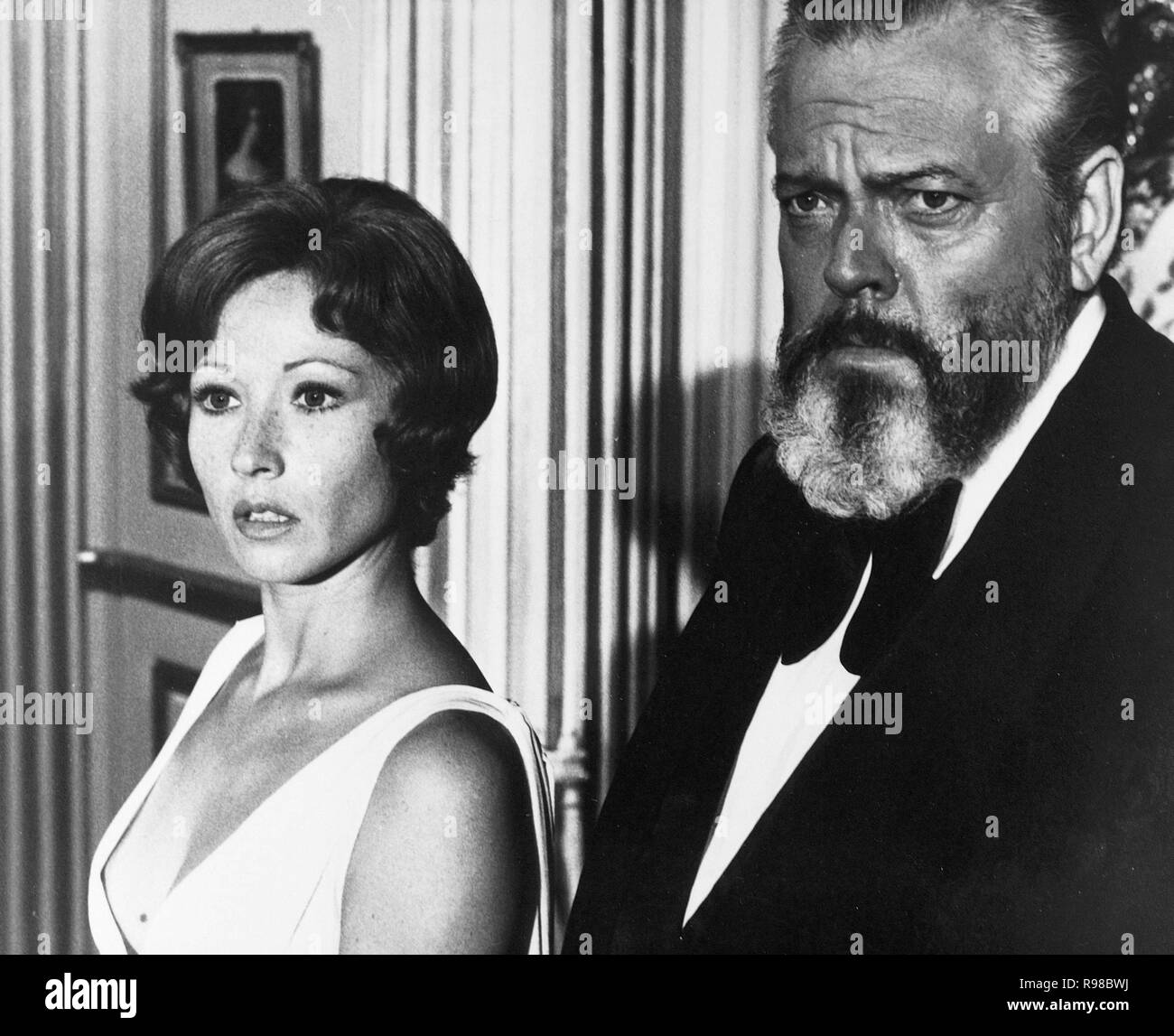 Original film title: LA DECADE PRODIGIEUSE. English title: TEN DAYS WONDER. Year: 1971. Director: CLAUDE CHABROL. Stars: ORSON WELLES; MARLENE JOBERT. Credit: ARTEDIS / Album Stock Photo