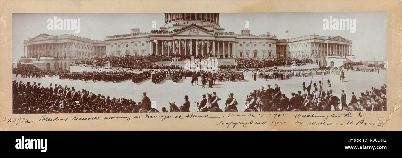 U.S. President Theodore Roosevelt Arriving at Inauguration Stand, U.S. Capitol Building, Washington DC, USA, by William Henry Rau, March 4, 1905 Stock Photo