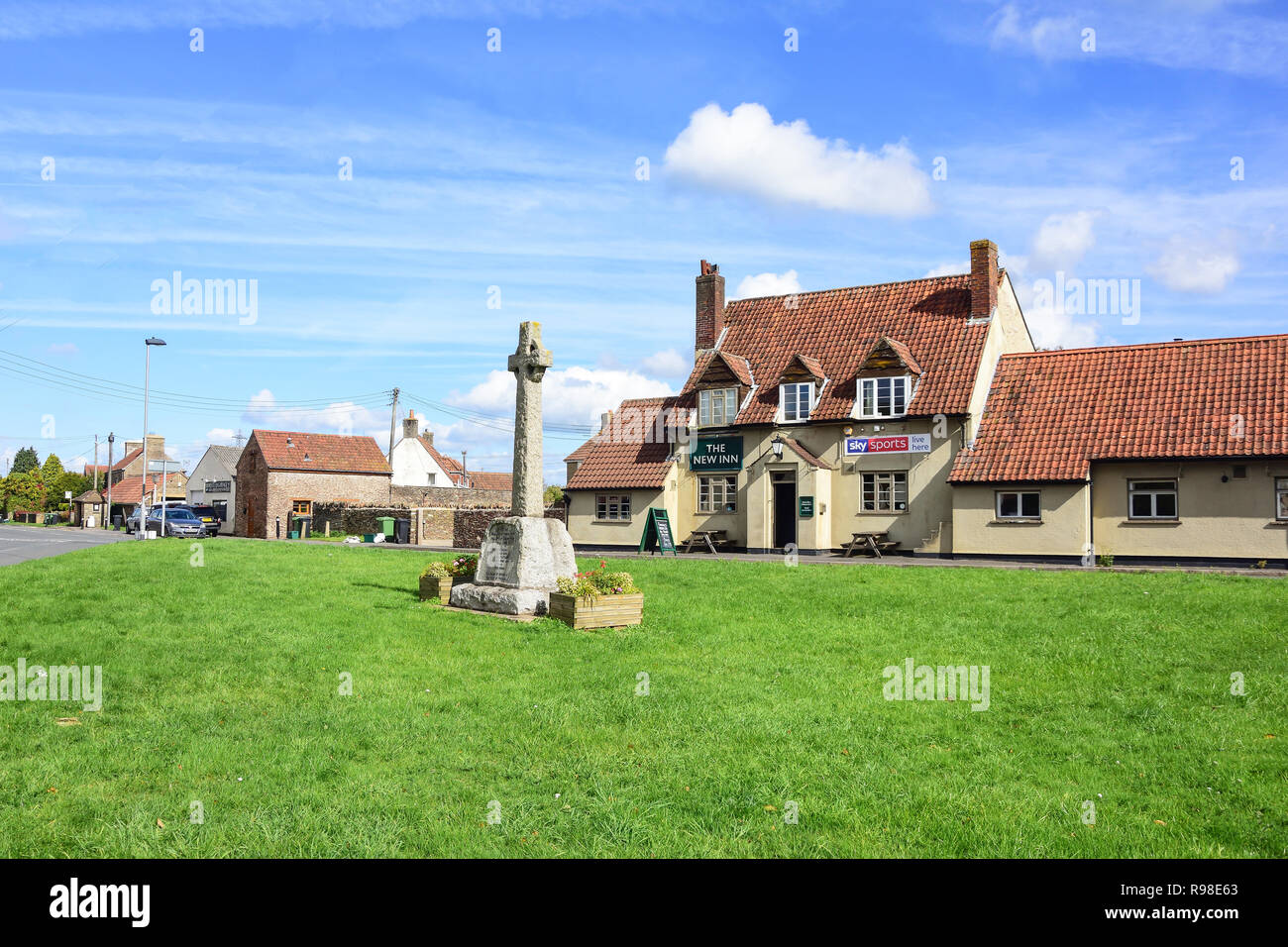 The green cross new inn pub exterior westerleigh village village hires stock photography and