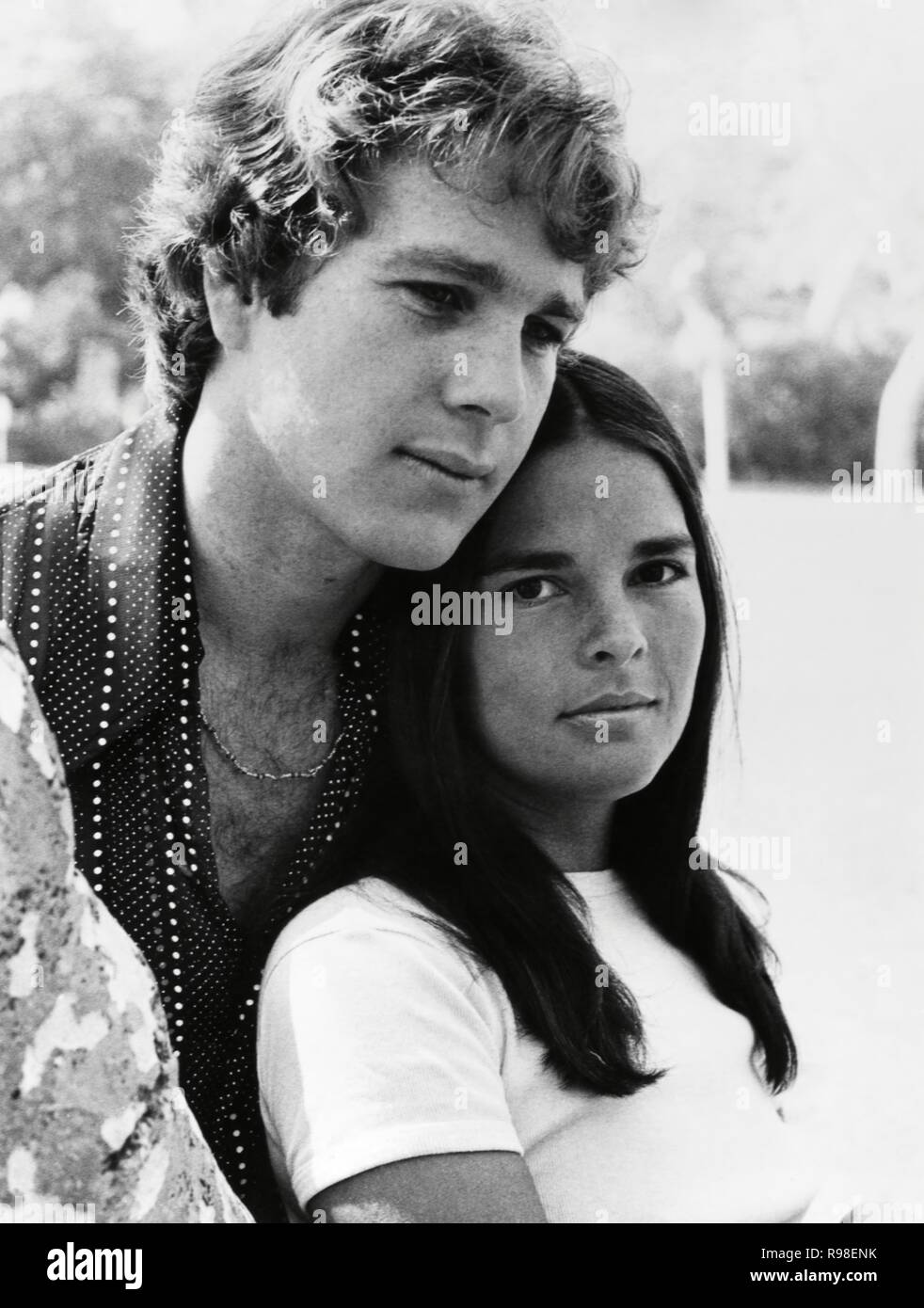 Original film title: LOVE STORY. English title: LOVE STORY. Year: 1970. Director: ARTHUR HILLER. Stars: ALI MACGRAW; RYAN O'NEAL. Credit: PARAMOUNT PICTURES / Album Stock Photo