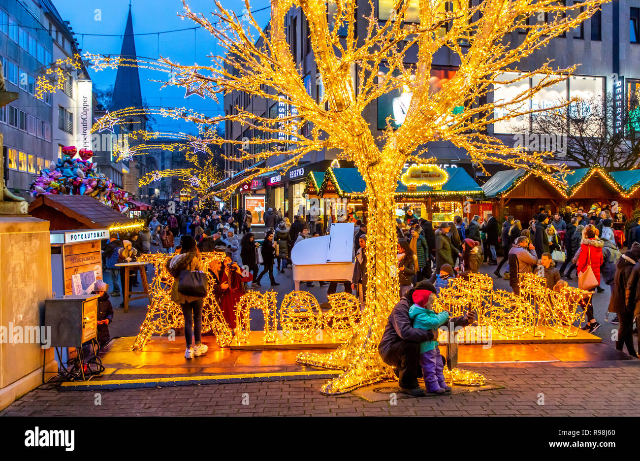 Christmas market in the city center of Essen, Kettwiger Straße