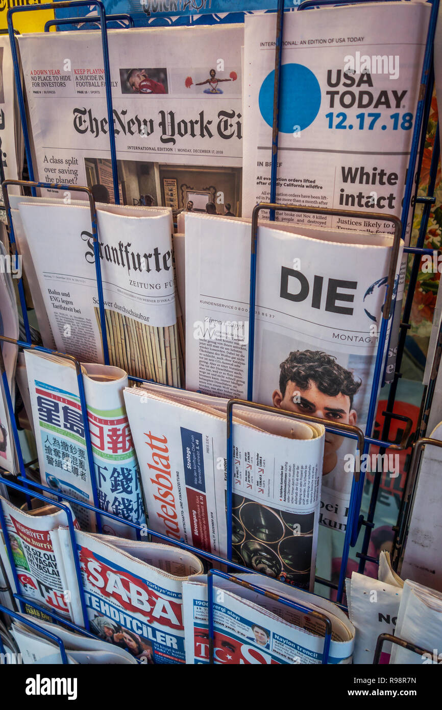 Magazine rack in newsagents hires stock photography and images Alamy