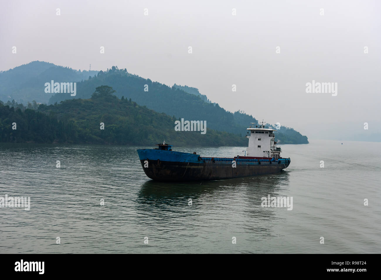 Cargo ship one the Yangtze River, China Stock Photo - Alamy