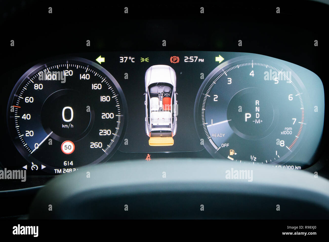 Hong Kong China Sept 4 18 Volvo Xc40 T4 18 Dashboard Sept 4 18 In Hong Kong Stock Photo Alamy Hong Kong China Sept 4 18 Volvo Xc40 T4 18 Dashboard Sept 4 18 In Hong Kong Stock Photo Alamy