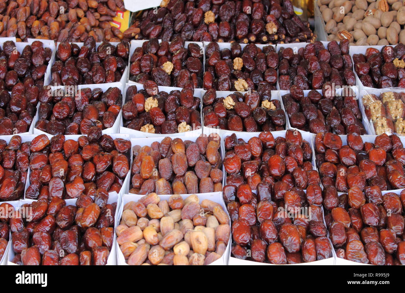 Palm dates fo sale in a traditional craftsman market Stock Photo Alamy