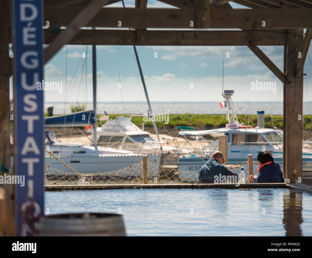 Andernos (Arcachon Bay, France), the oyster village Stock Photo Alamy