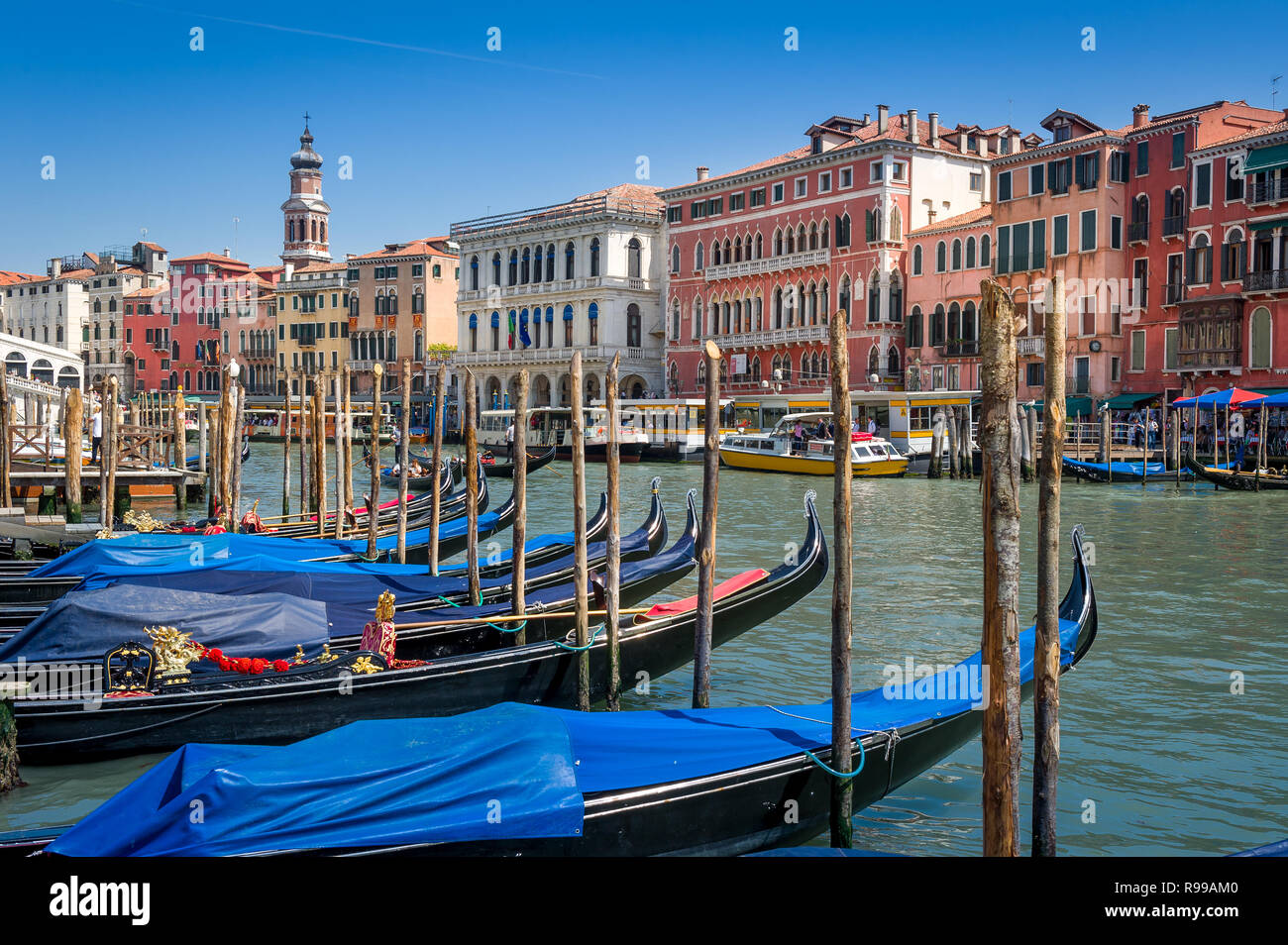Old gondola hi-res stock photography and images - Alamy