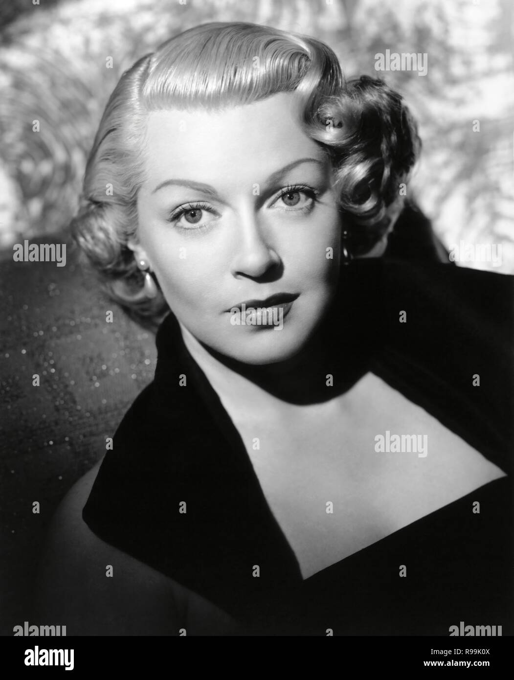 Lana turner portrait hi-res stock photography and images - Alamy