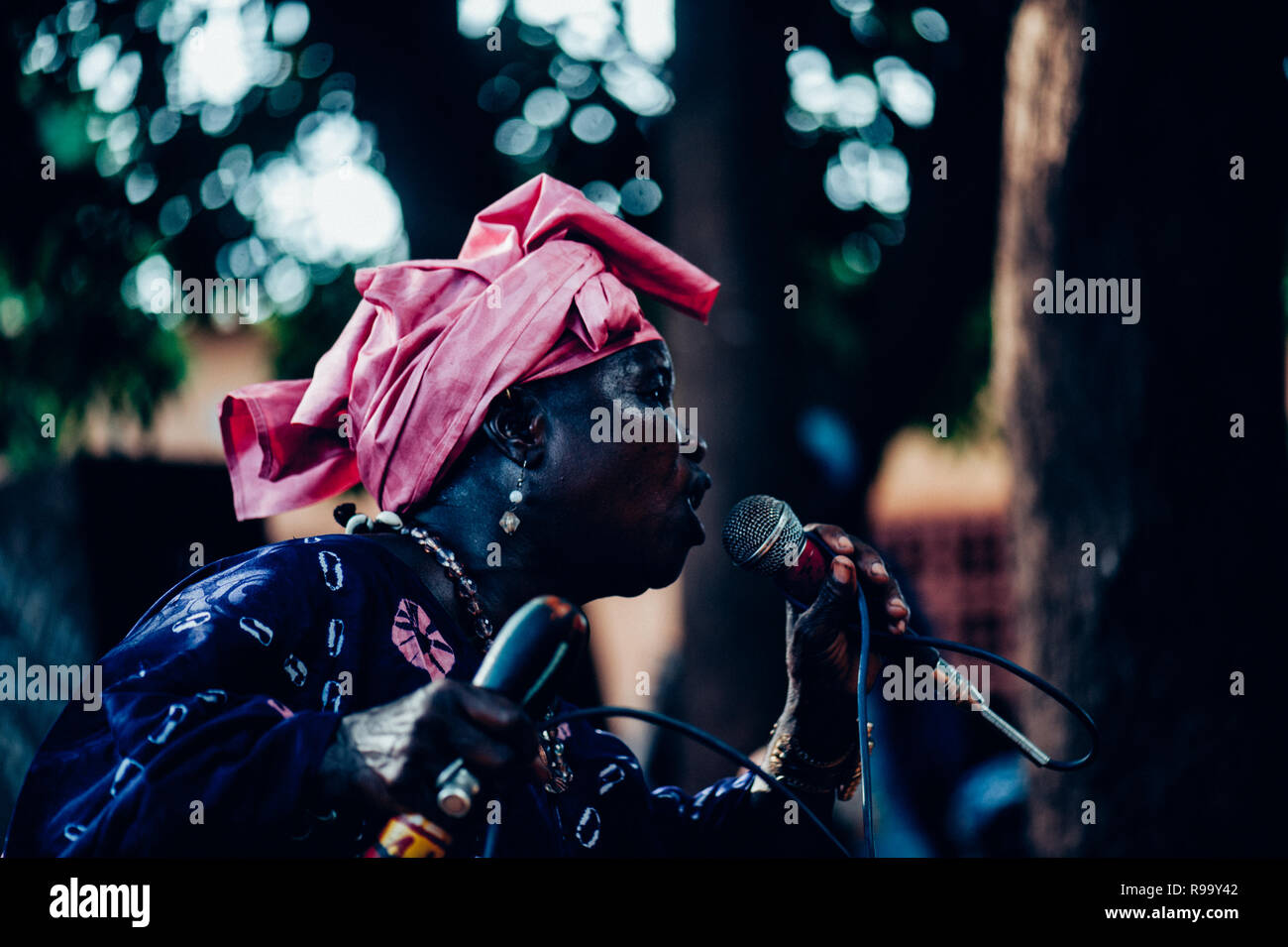 African tribe music hi-res stock photography and images - Alamy
