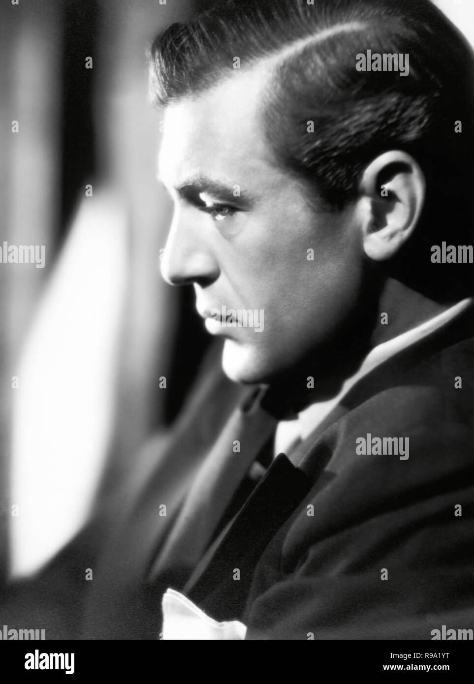 Gary cooper portrait 1930s hi-res stock photography and images - Alamy