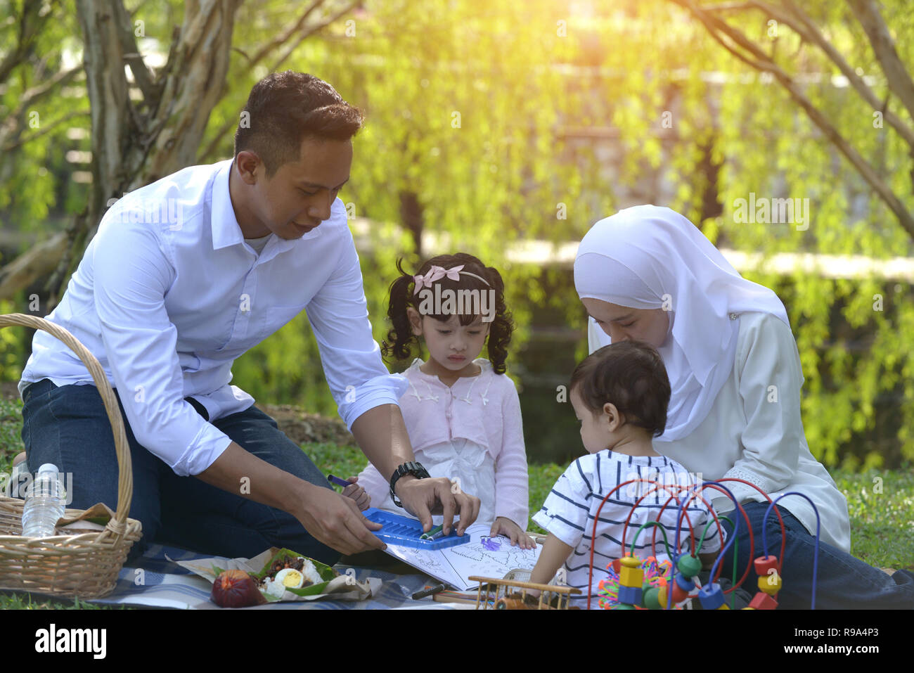 Asian family picnic fruit hi-res stock photography and images - Alamy