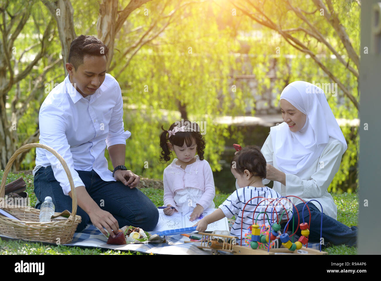 Asian family picnic fruit hi-res stock photography and images - Alamy