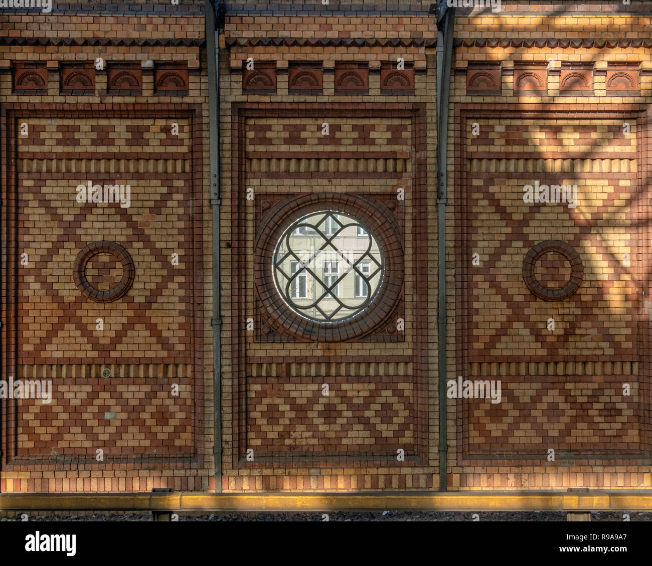 Hackescher Markt S-Bahn railway station. Historic brick interior. Mitte ...