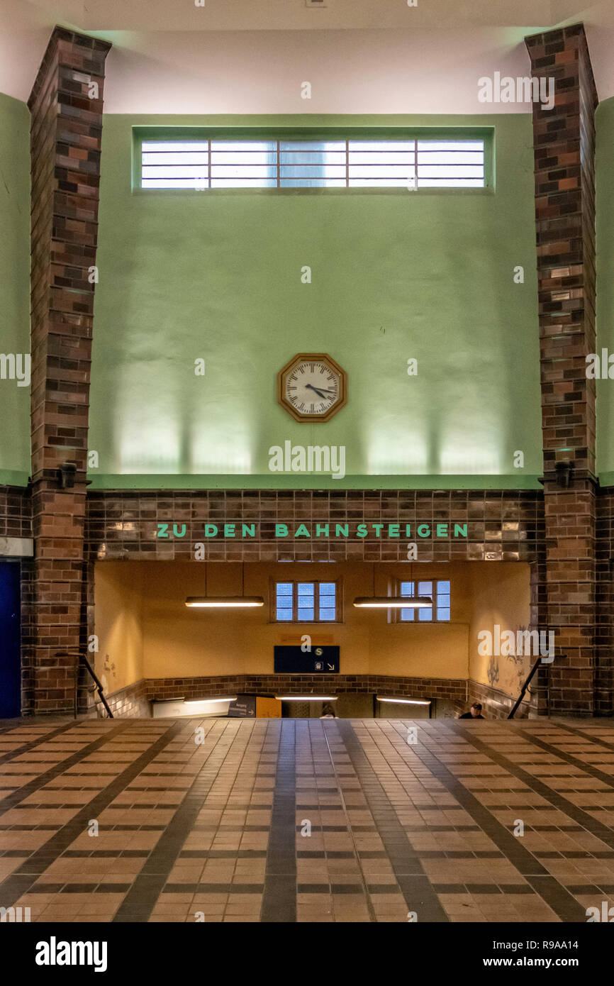 Berlin-Wannsee railway station interior. Important junction in the commuter transport network serving the S-bahn and Deutsche Bahn train services.     Stock Photo