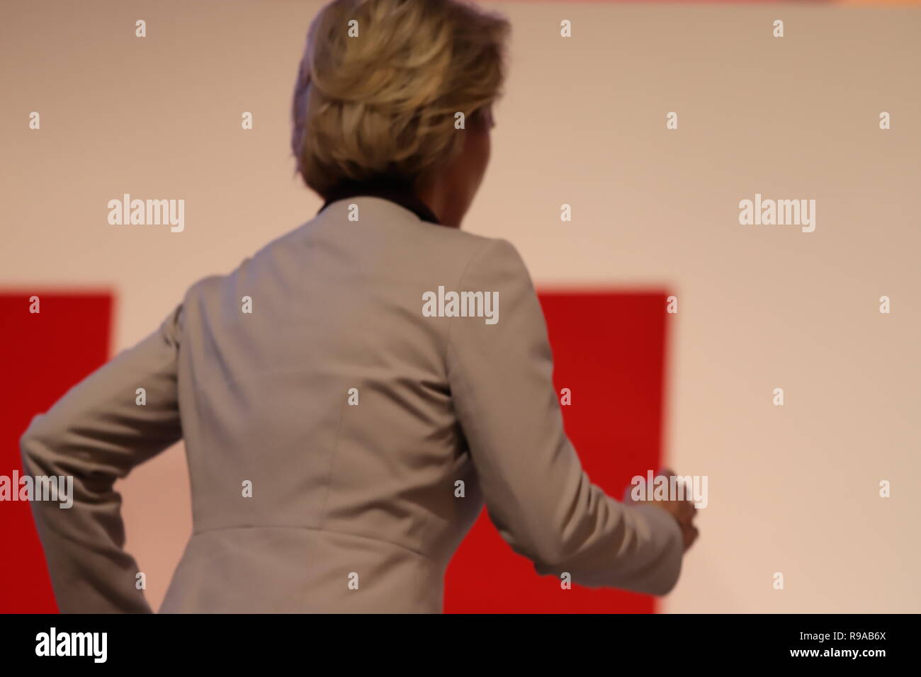 31. CDU-Bundesparteitag in Hamburg:  Ursula von der Leyen Auf dem Sprung Stock Photo